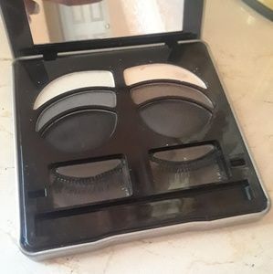 ♡EYESHADOW PALETTE AND LASHES♡